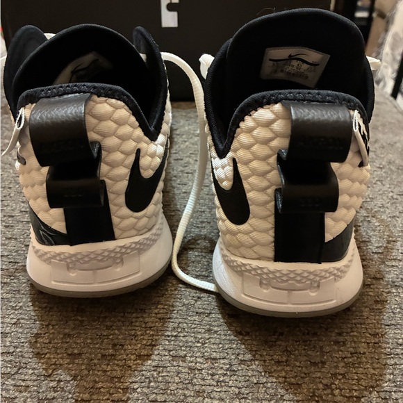 Nike Lebron Witness III PRM White and Black Sneakers - Picture 4 of 10
